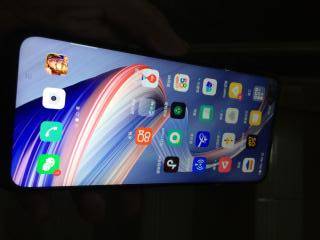 个人使用手机刚买两个多月